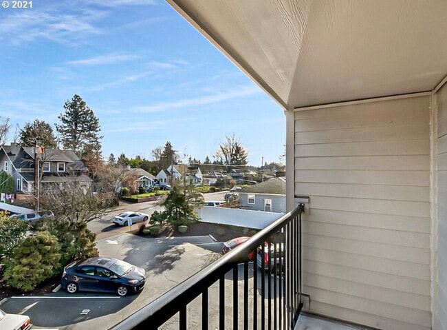 Building Photo - 6600 SE Division St