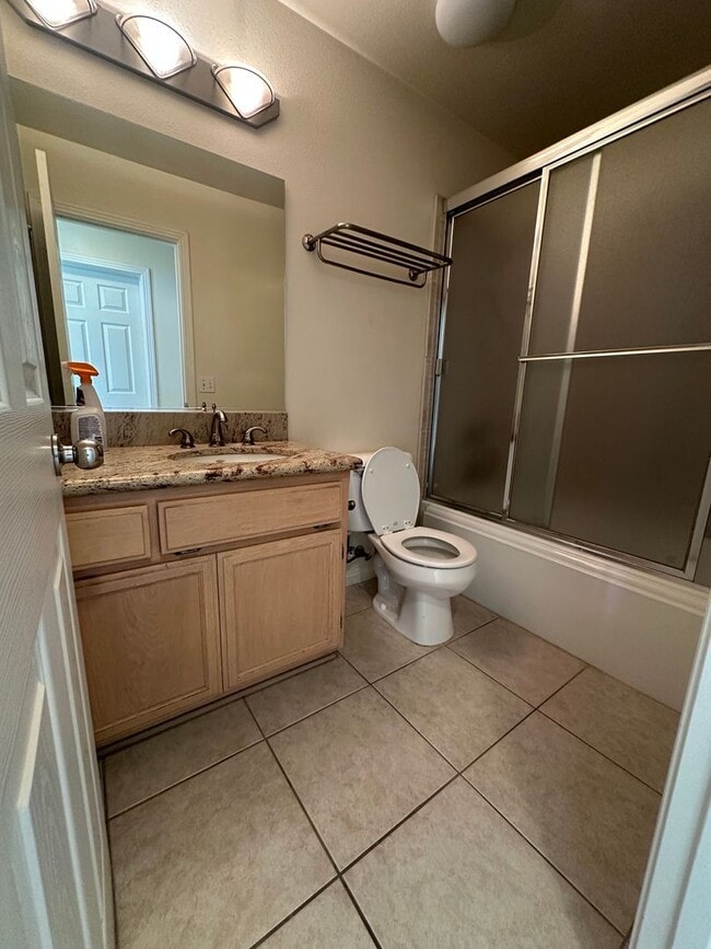 Building Photo - Welcome to this 5 Bedroom 3 Bath Home!