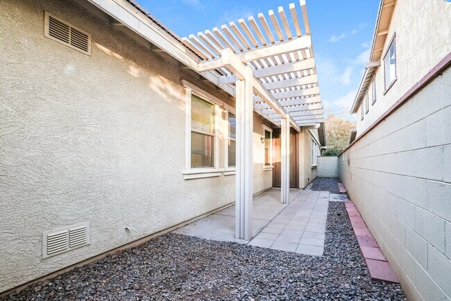 Building Photo - 15137 W Alexandria Way