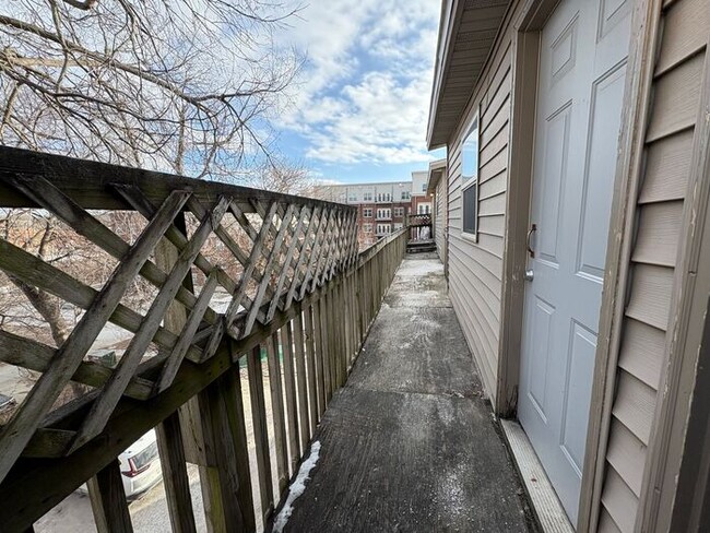 Building Photo - $750 | 1 Bedroom, 1 Bathroom Apartment | Pet Friendly | Available for an Immediate Move In!