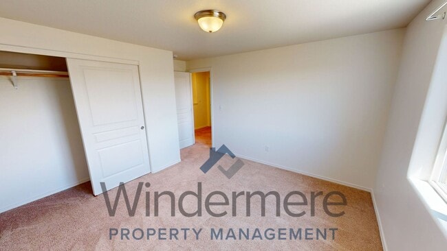 Building Photo - 229 Kokanee Ln