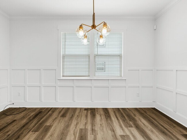Building Photo - 214 Averill St