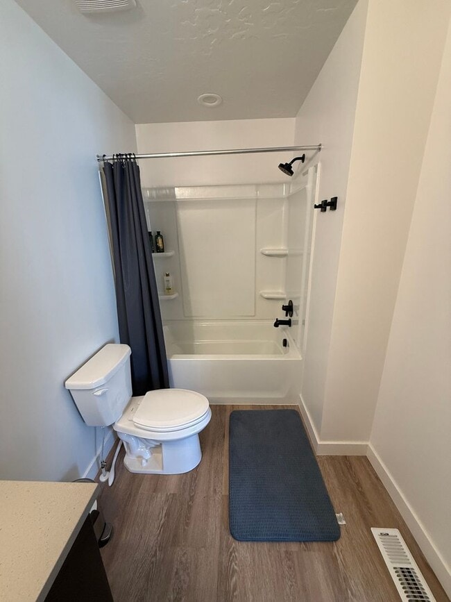 Building Photo - Charming 2BR Townhome in Centerville