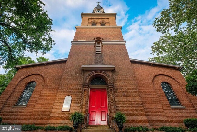 Building Photo - 149 Main St