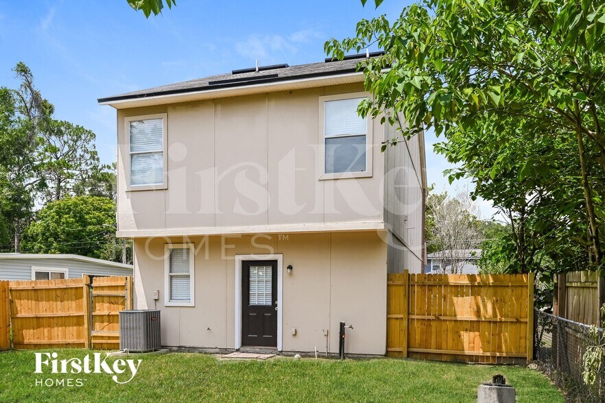 Building Photo - 8536 Dandy Ave