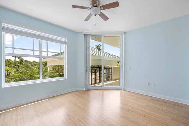 Building Photo - 455 Cove Tower Dr
