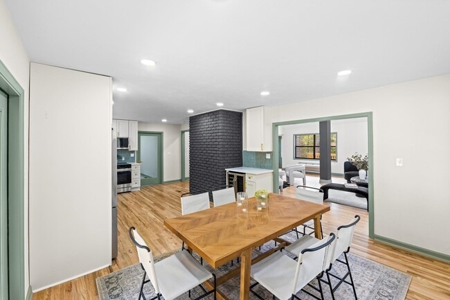 Building Photo - 2066 Tallavana Trail