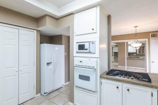 Building Photo - 17423 Baronshire Dr