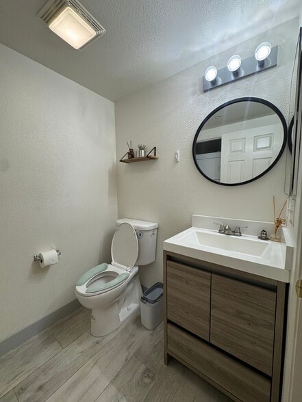 Building Photo - 456 Shatto Pl