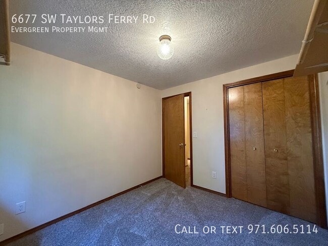 Building Photo - 6677 SW Taylors Ferry Rd