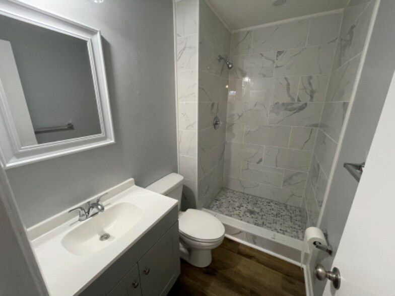 Building Photo - 85 7th St