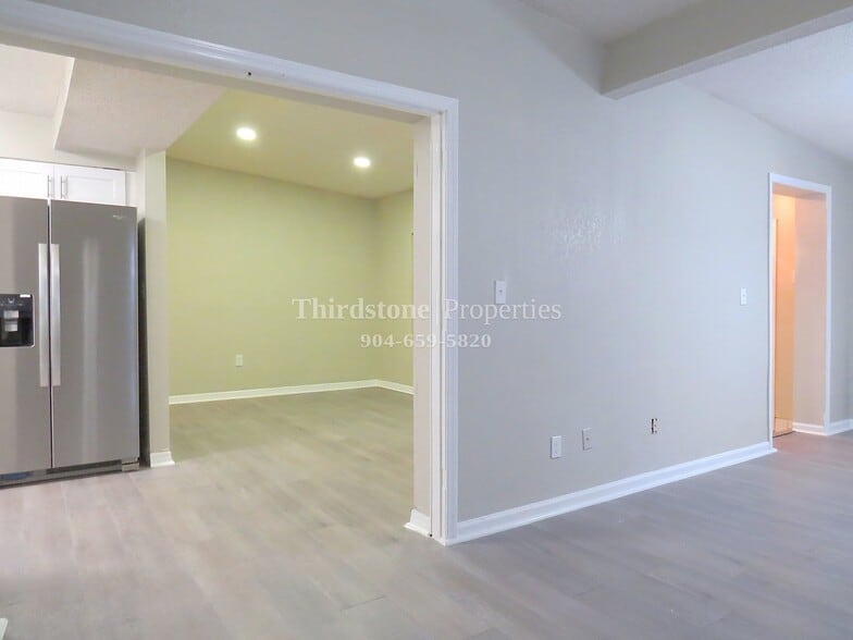 Building Photo - 5737 Carnation Rd