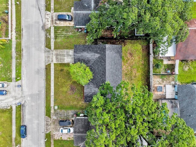 Building Photo - 2433 Benjamin Dr