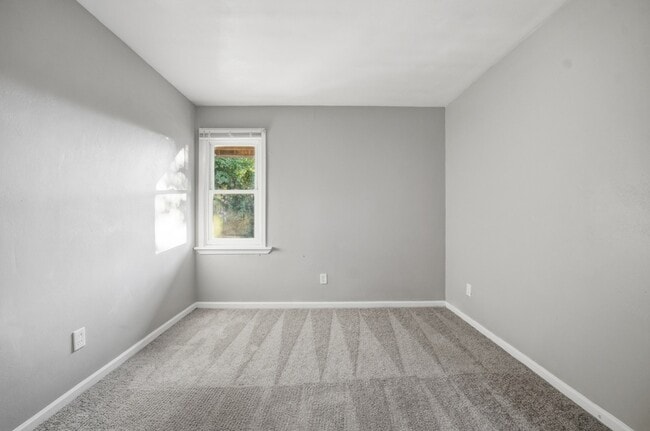 Building Photo - 243 W 32nd St