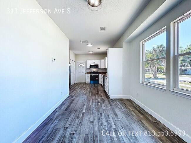 Building Photo - 313 Jefferson Ave