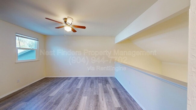 Building Photo - 1250 Bayshore Dr N