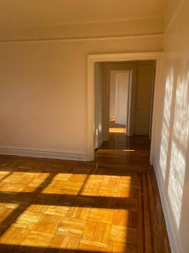 Building Photo - 25 Gifford Ave