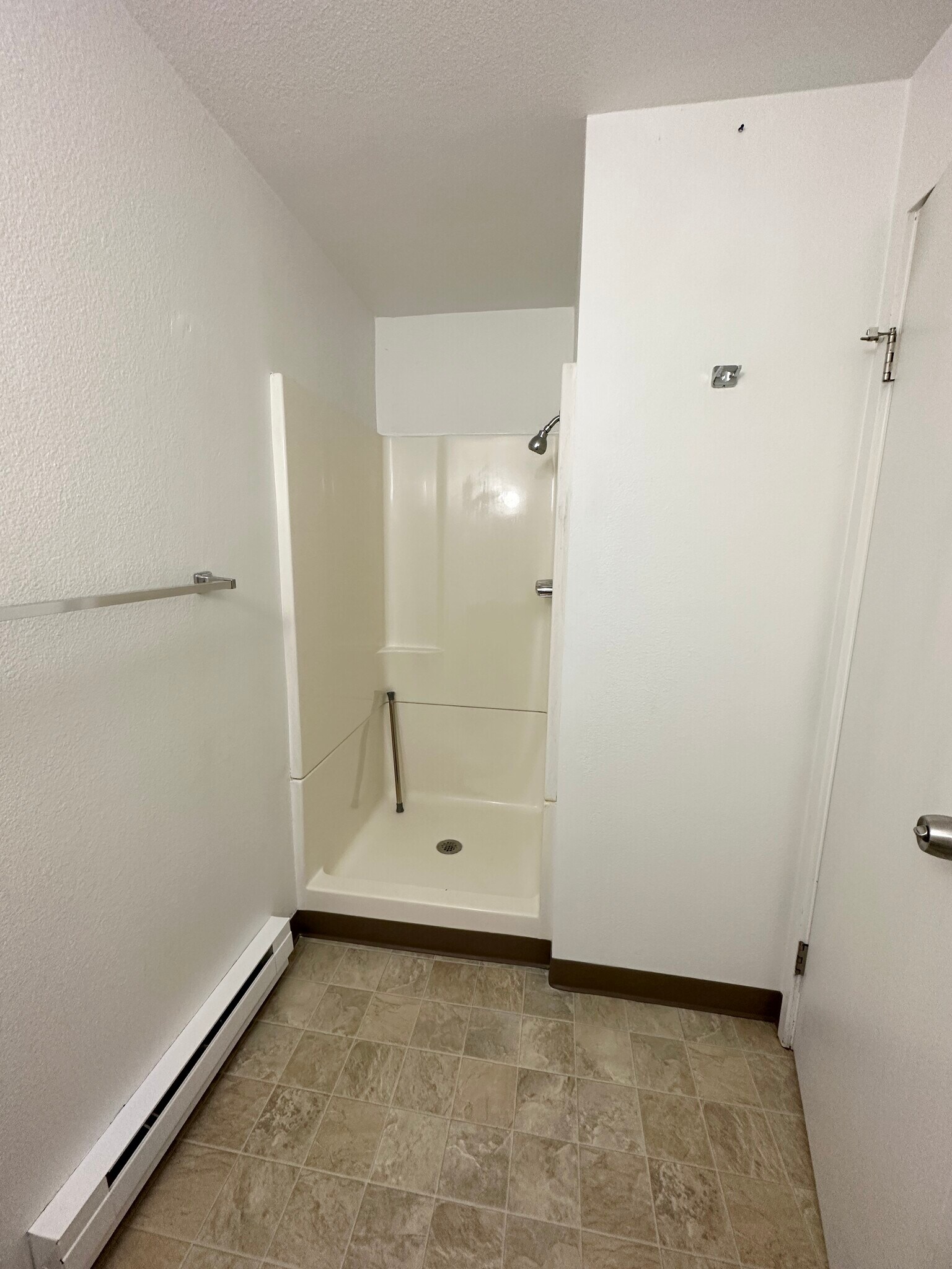 Main Bathroom - 3031 Bridgeport Way W