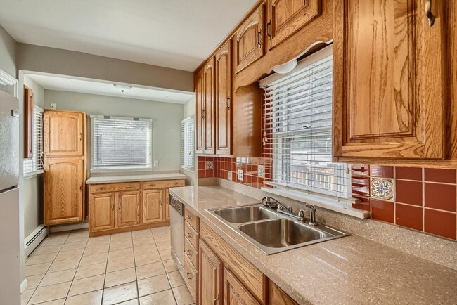 Building Photo - Spacious 4 Bed | 2 Bath Home Near Sloan’s ...