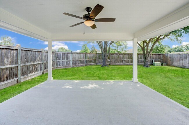 Building Photo - 32403 Cross Spring Park Ln