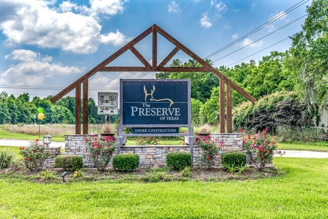 Building Photo - 129 Shoreline Dr