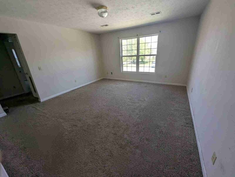 Building Photo - 5788 Metropolis Lake Rd