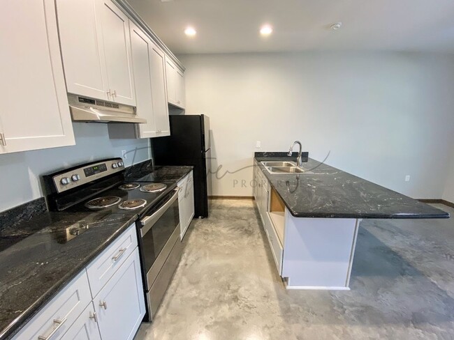 Building Photo - 144 Arlington Dr