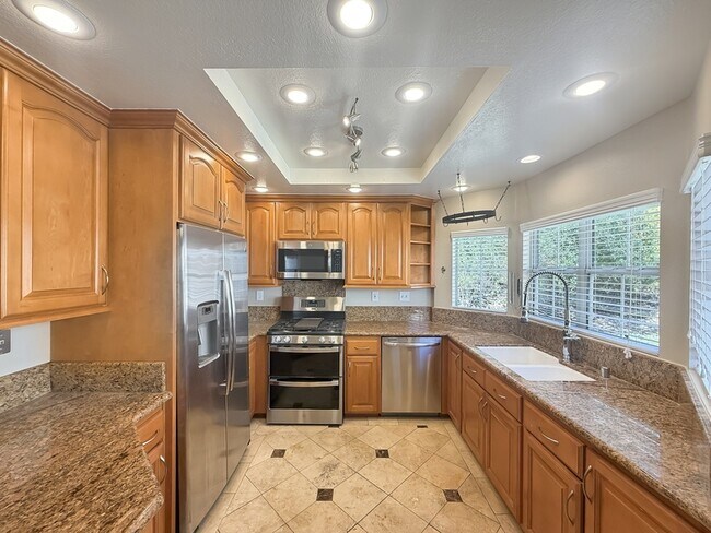 Building Photo - 9980 Scripps Vista Way