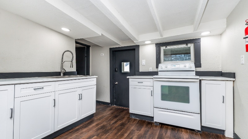 Building Photo - 1208 Rhomberg Ave