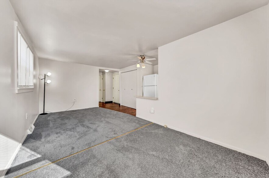 Building Photo - 142 W Ferry St
