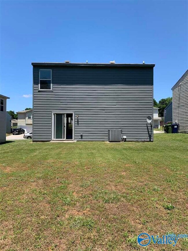 Building Photo - 148 Whitestone Dr NE