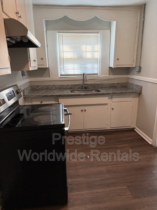 Building Photo - 3103 Head St