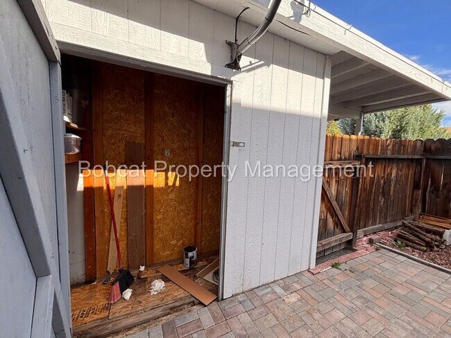 Building Photo - 1316 Green Dr