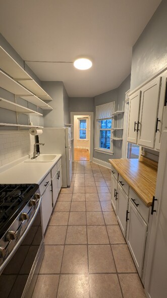 Building Photo - 308 N Blount St