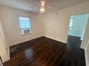 Building Photo - 1131 Queen St N