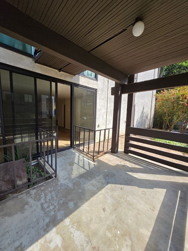 Building Photo - 3 Bedroom Apartment near to LMU, minutes t...