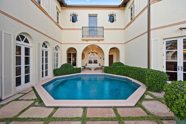 Building Photo - 240 N Ocean Blvd