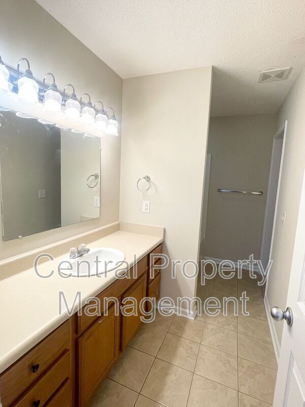 Building Photo - 506 Seays Crest Dr