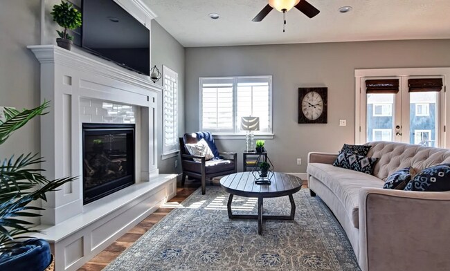 Building Photo - 4 bedroom/2.5 bathroom Townhome in Eagle Mountain