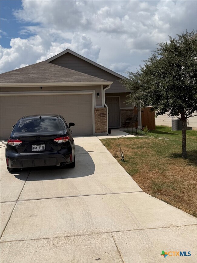Building Photo - 2059 Chelsea Grv