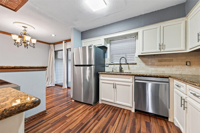Building Photo - 14515 Wunderlich Dr
