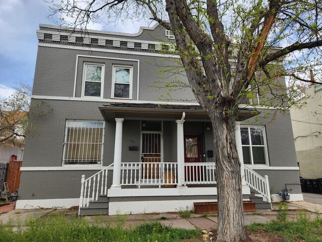 Building Photo - 2 bedroom with 1 bath