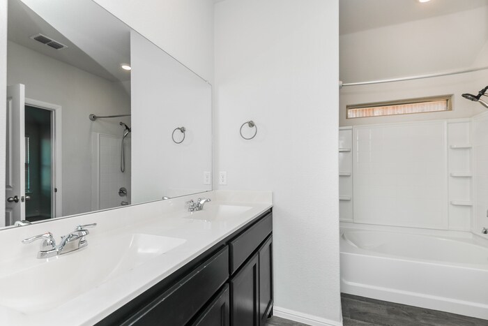 Building Photo - 9732 Walnut Cove Dr