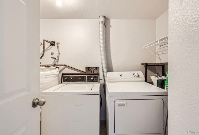Building Photo - 9757 E Peakview Ave