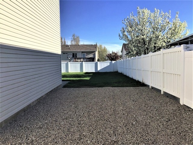 Building Photo - 2602 W 4050 S