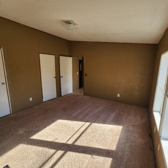 Building Photo - 15271 Country W Dr