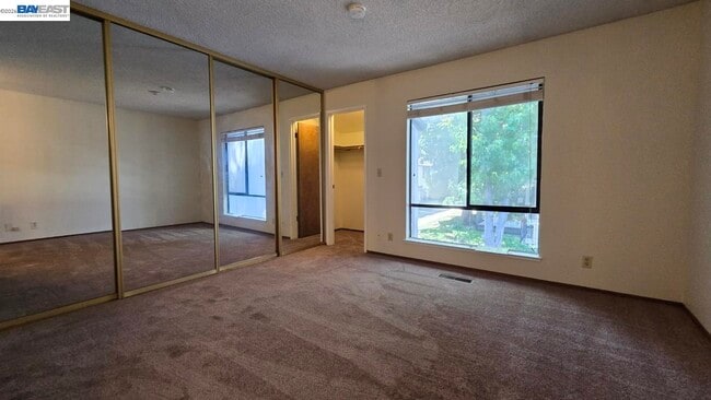 Building Photo - 6125 Thornton Ave