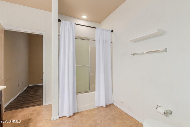 Building Photo - 16734 E La Montana Dr