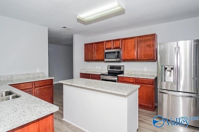 Building Photo - 3703 Avalon Lake Dr SW