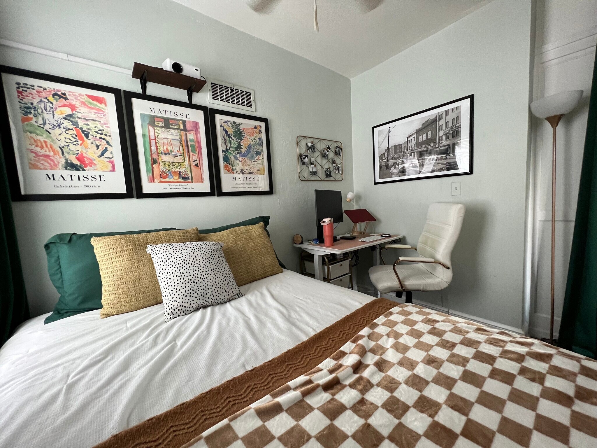 Bedroom - 108 N Patrick St